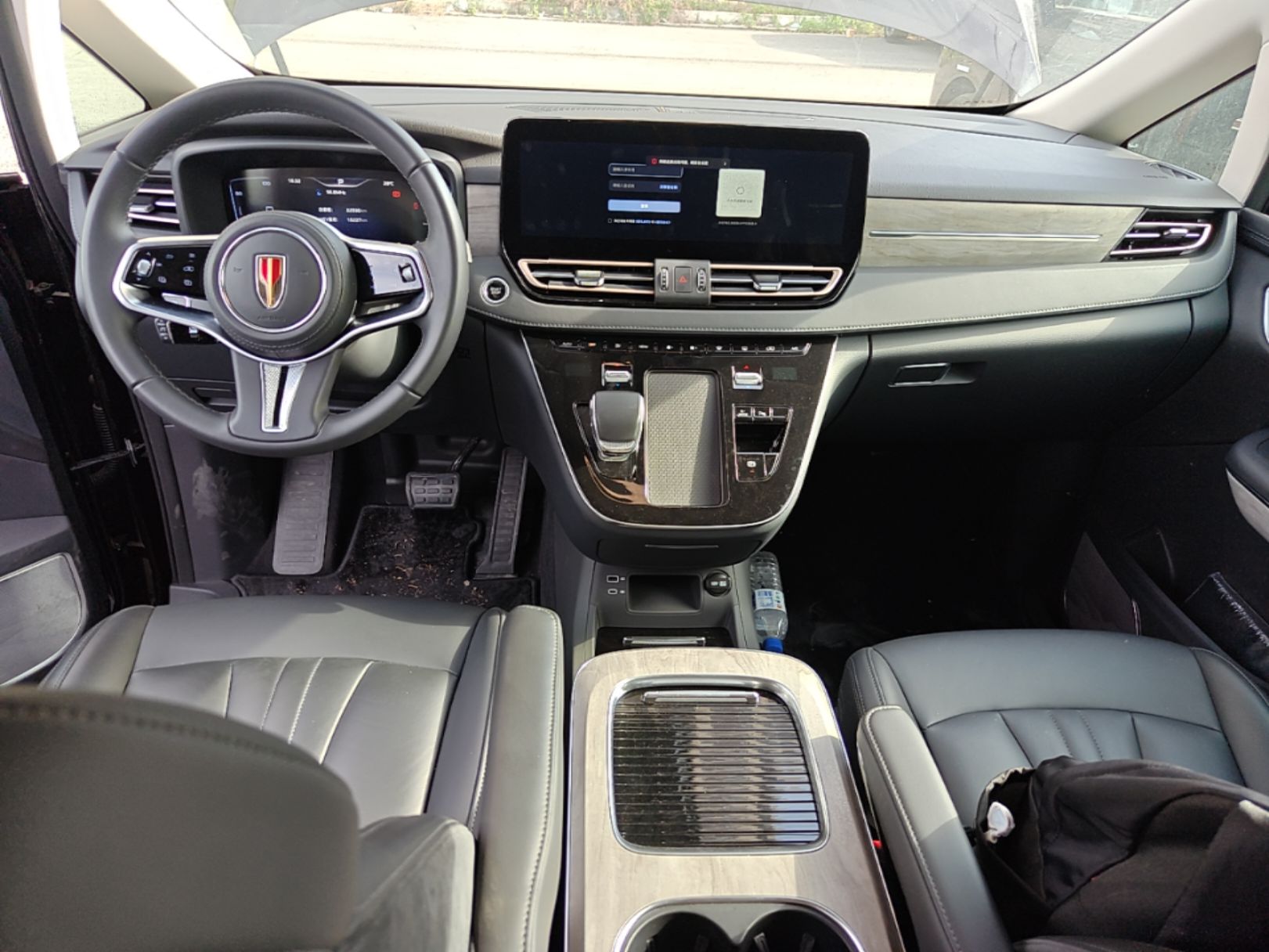 Hongqi HQ9 PHEV 2024 2.0T Four-Wheel Drive Business Edition — снимка 12