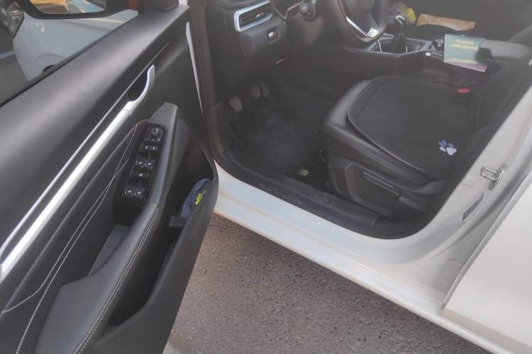 Used Geely Auto Emgrand 2025 4th Generation 1.5L Manual – Dragon Edition