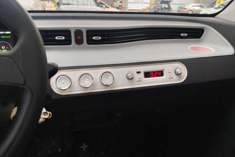 Used Wuling Hongguang MINIEV 2022 Macaron Premium Model – Lithium Iron Phosphate
