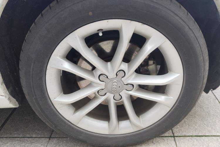 Used Audi Q3 2016 30 TFSI Collector's Edition Comfort Model Right Front Wheel Hub