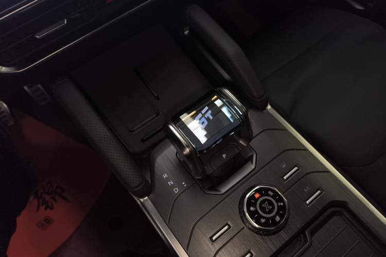 Used JETOUR Traveler 2023 2.0T All-Wheel Drive Conquer PRO