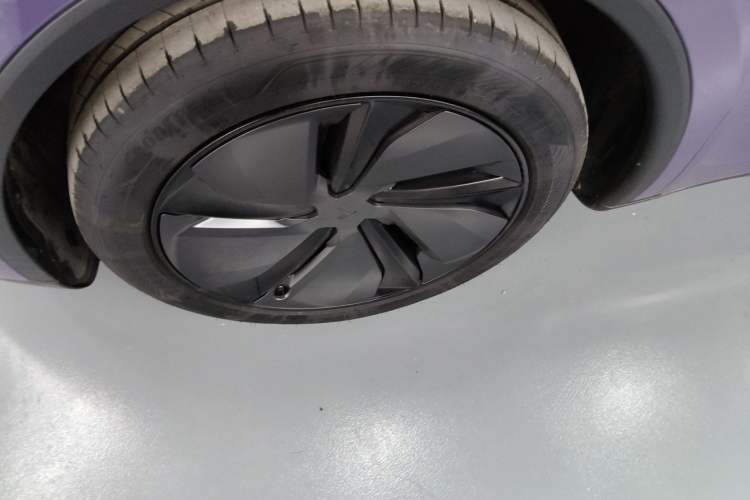 Used Tesla Model Y 2025 Rear-Wheel-Drive Version