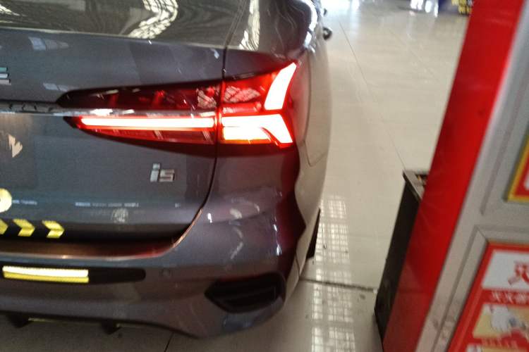 Used Roewe i5 2021 Revised Version 1.5L CVT Diamond Edition