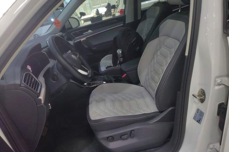 Used Volkswagen Tayron 2023 330TSI Two-Wheel-Drive Luxury Plus Advanced Version Left Front Seat