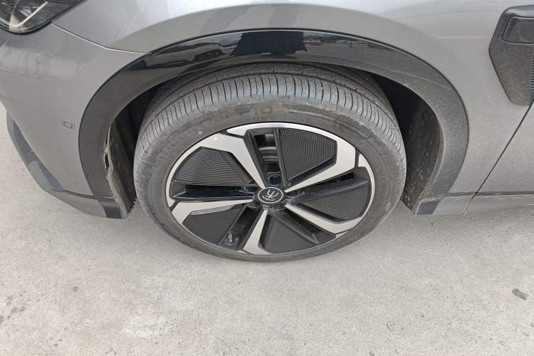 Used BYD Song L EV 2025 Intelligent Driving Version 662 km LiDAR Excellence Edition
