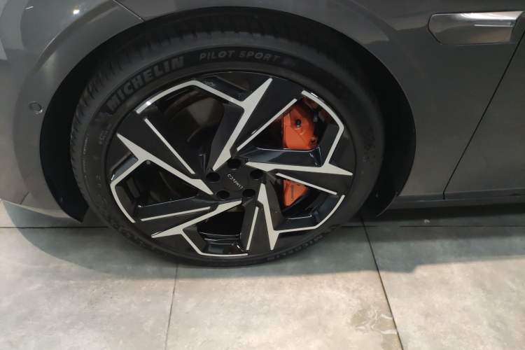 Used Lynk & Co Z10 2025 95 kWh 702 km All-Wheel Drive Intelligent Driving Ultra