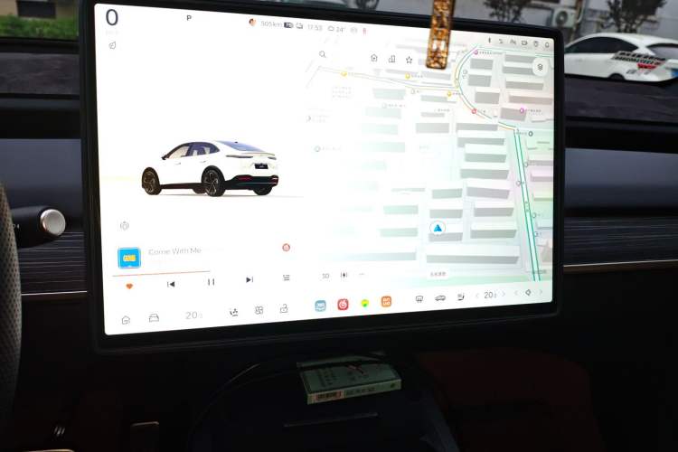 Used ONVO L60 2025 Model—60 kWh Rear-Wheel-Drive Version Audio And AC Panel