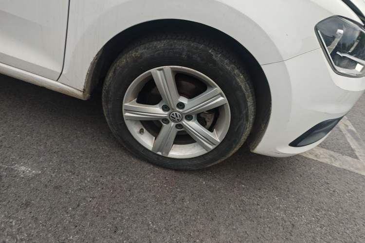 Used Volkswagen Santana 2015 Haval H6 1.6L Automatic Luxury Model Right Front Wheel Hub