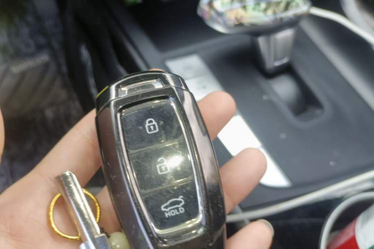 Used Hyundai Elantra 2022 1.5L CVT 20th Anniversary Edition
