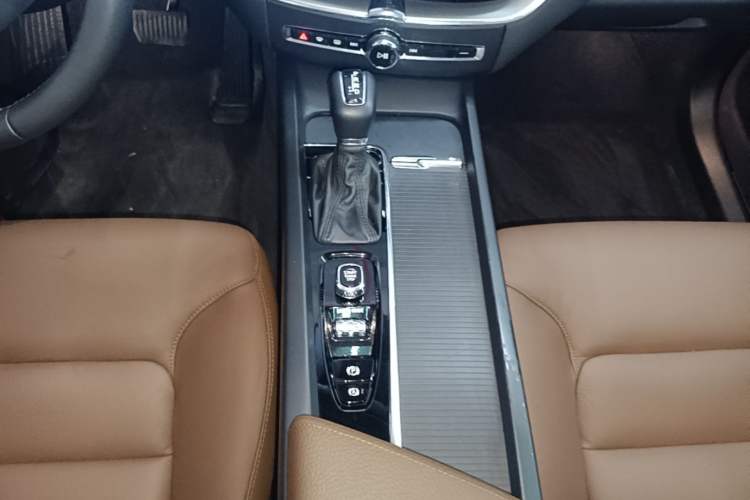 Used Volvo XC60 2020 T5 4x4 Zhiyi Luxury Edition
