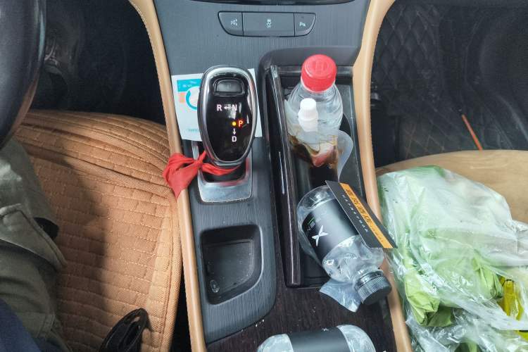 Used Buick LaCrosse 2018 28T Elite Edition Gear Lever