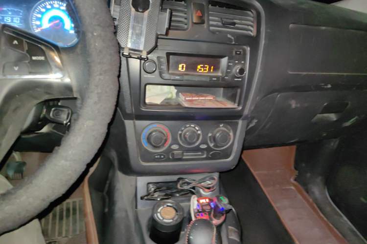 Used Dongfeng Fengon 330 2019 1.5L Manual Practical II China VI Audio And AC Panel