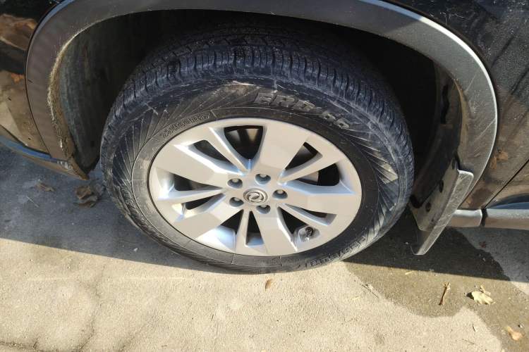 Used Dongfeng Fengdu MX6 2015 2.0L CVT Two-Wheel Drive Dream Edition