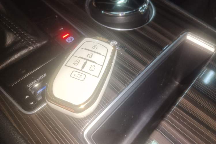 Used Toyota Granvia 2022 2.5L Hybrid Flagship Edition