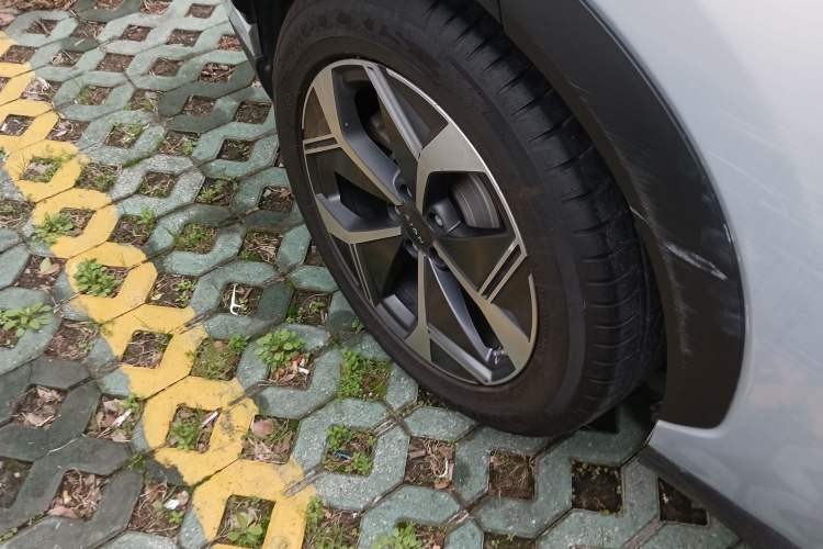 Used AION V 2021 Plus 70 Smart Technology Edition Lithium Iron Phosphate