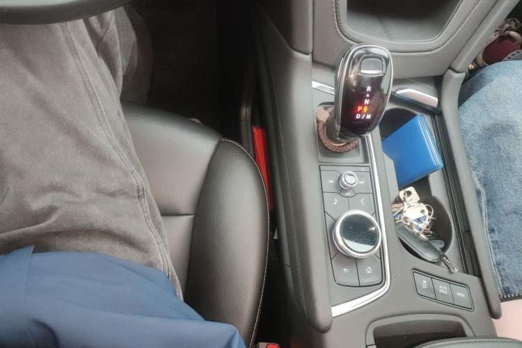 Used Cadillac XT5 2021 2.0T Two-Wheel Drive Luxury Version Gear Lever