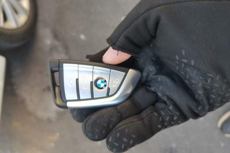 Used BMW X6 2022 xDrive40i Luxury Edition M Sport Package Vehicle Key