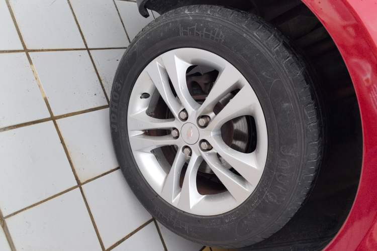 Used Chevrolet Cruze 2015 1.5L Classic SE AT Right Rear Wheel Hub