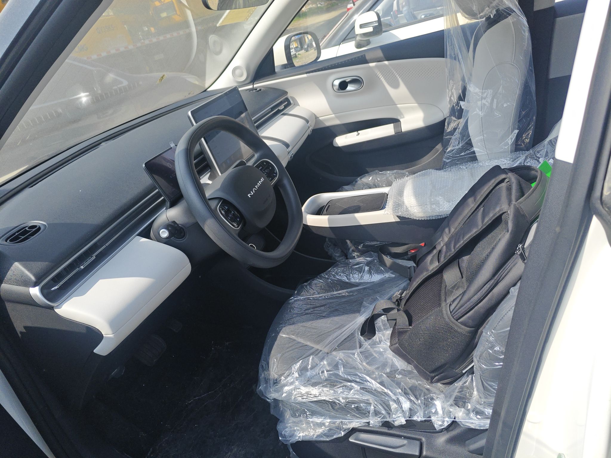 Переднее сиденье в автомобиле