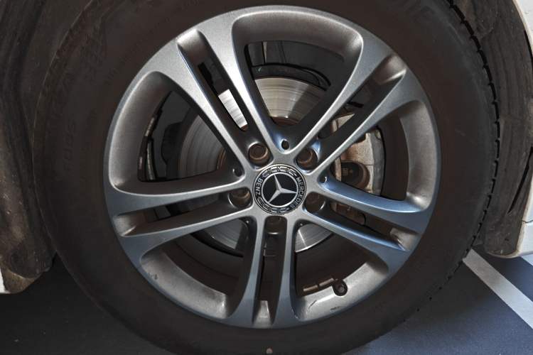 Used Mercedes-Benz A-Class 2021 Restyled A 180 L Sport Sedan Right Front Wheel Hub