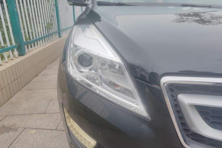 Used BAIC Senova X65 2015 2.0T Automatic Elite Model
