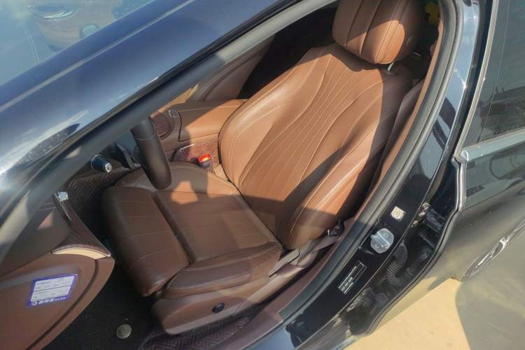 Used Mercedes-Benz E-Class 2020 E 260 L
