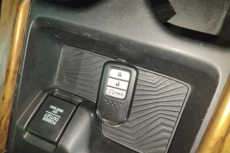 Used Honda CR-V 2017 240TURBO CVT Front-Wheel Drive Fashion Edition