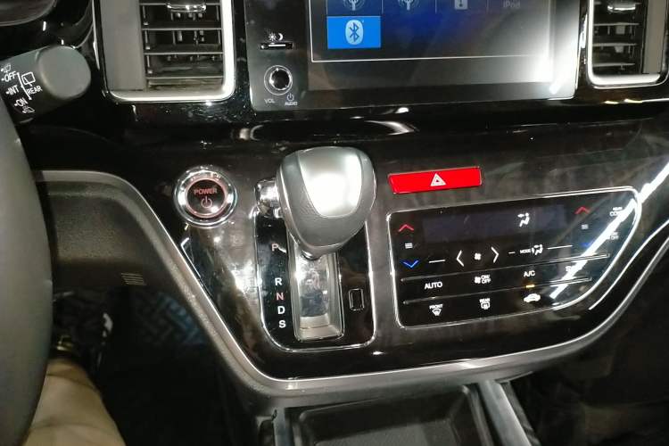 Used Honda Elysion 2019 2.0L Hybrid Luxury Edition