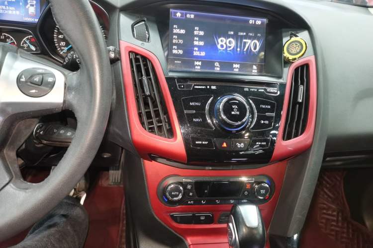 Used Ford Focus 2012 Hatchback 2.0L Automatic Luxury Sport Model Audio And AC Panel