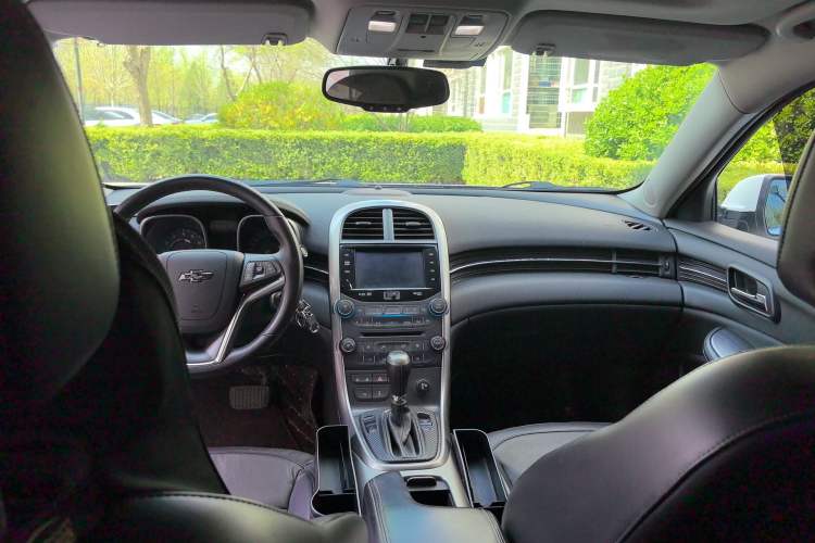 Used Chevrolet Malibu 2013 1.6T Automatic Luxury Edition Headliner