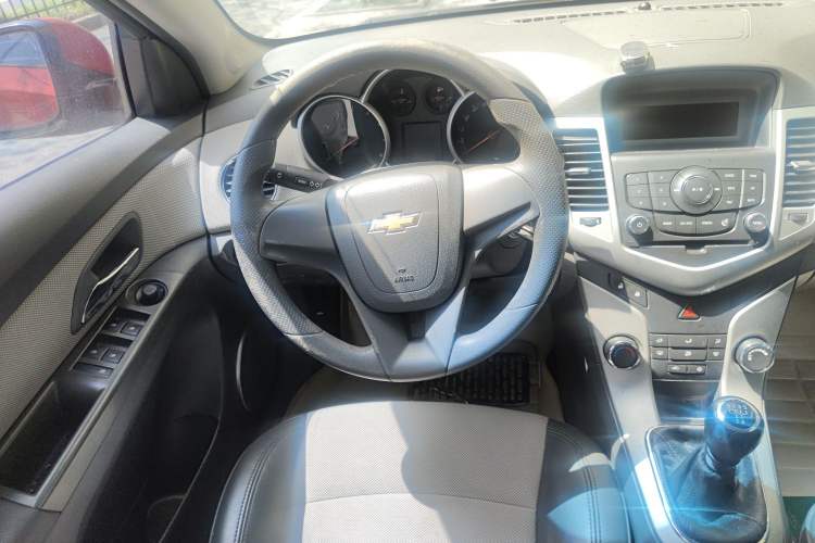 Used Chevrolet Cruze 2013 1.6L SL Grand Edition Manual Transmission
