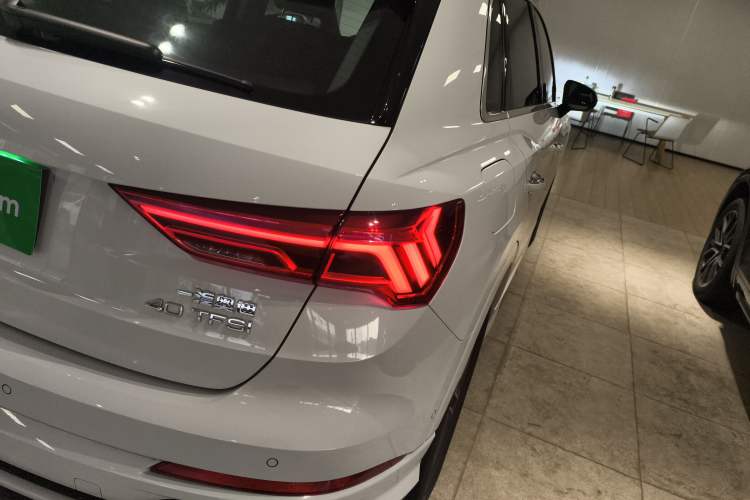 Used Audi Q3 2024 40 TFSI Fashion Dynamic Model
