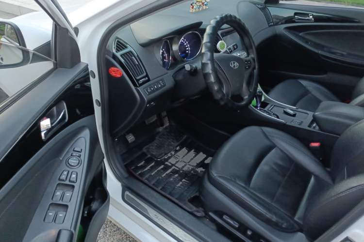 Used Hyundai Sonata 2014 2.0L Automatic Luxury Edition