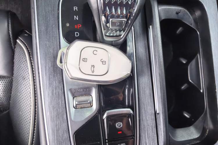 Used GAC Trumpchi GS8 2024 Linghang Series 2.0 TGDI Two-Wheel Drive Luxury Smart Connectivity Version