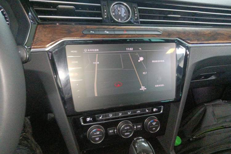 Used Volkswagen Magotan 2018 380TSI DSG Prestige Model Audio And AC Panel