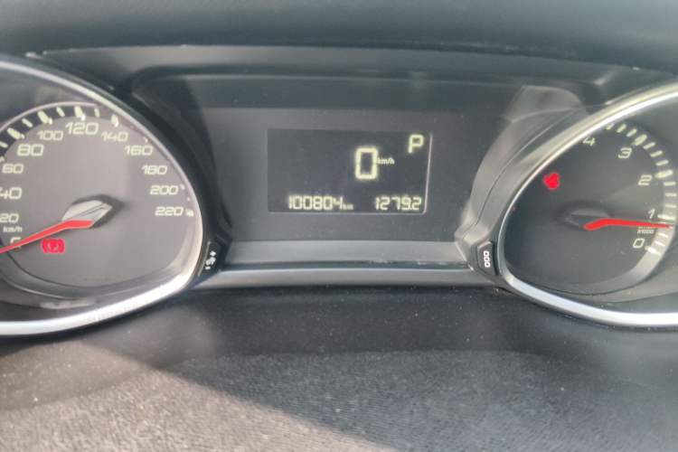 Used Peugeot 308S 2015 1.2T Automatic Jingchi Edition Odometer Close Up