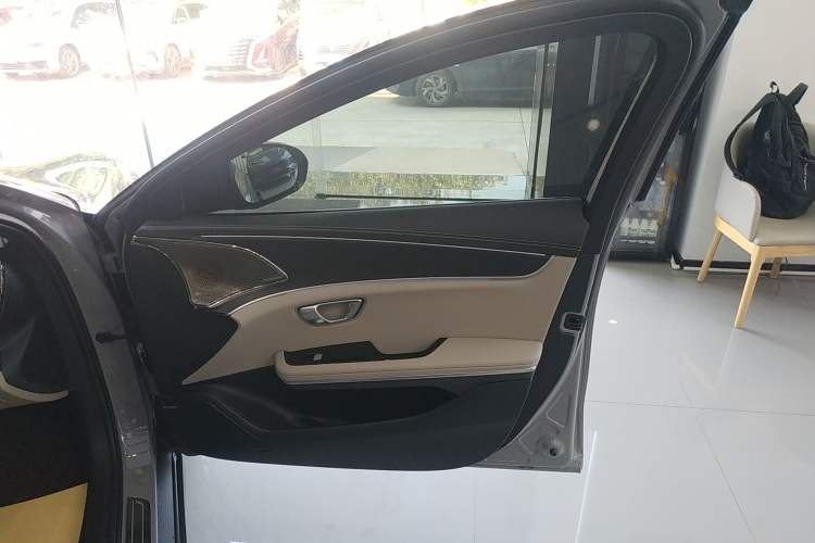 Used BYD Han 2025 EV Intelligent Driving Edition 701KM LiDAR Flagship Model
