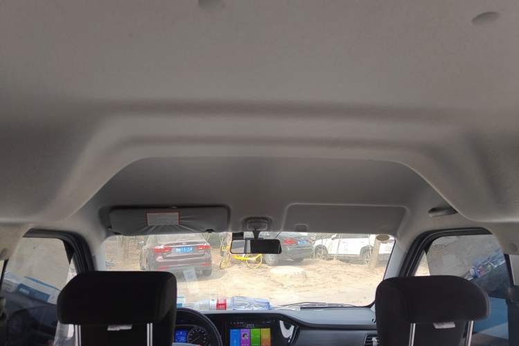 Used CHANGAN KUAYUE Xing V3 2023 1.5L Gasoline Standard Model 6-Seater Passenger Vehicle Headliner