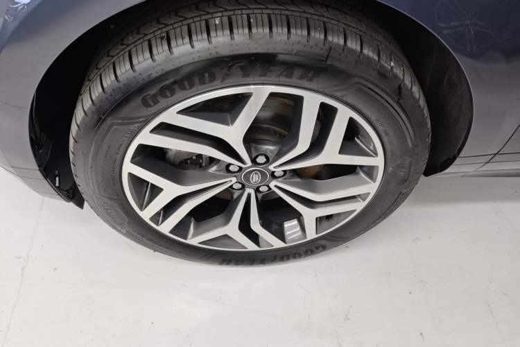 Used Land Rover Range Rover Evoque New Energy 2023 Aurora L P300e Plug-in Hybrid Electric Version