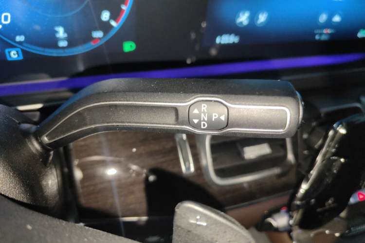 Used Mercedes-Benz GLE 2021 GLE 350 4MATIC Stylish Model Gear Lever