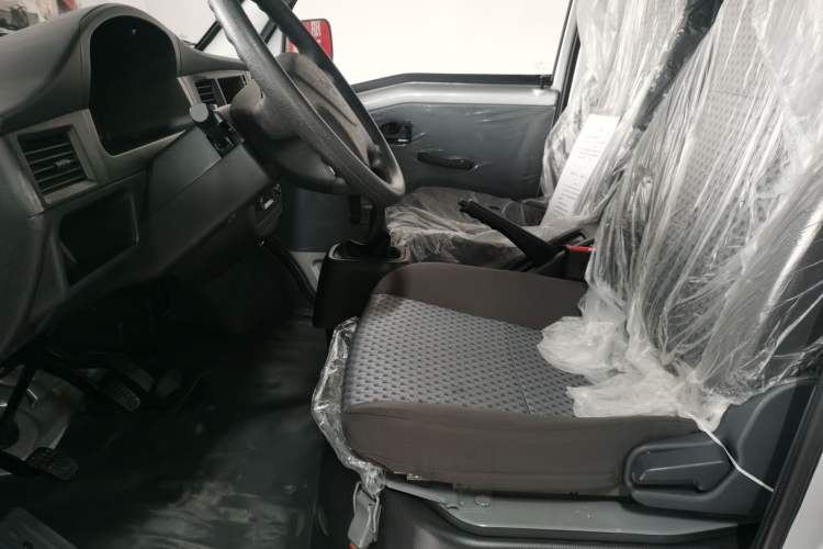 Used Wuling Zhiguang 2023 1.5L Practical Version 5/7 Seats