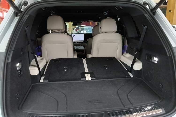 Used Li Auto L8 2023 Air model
