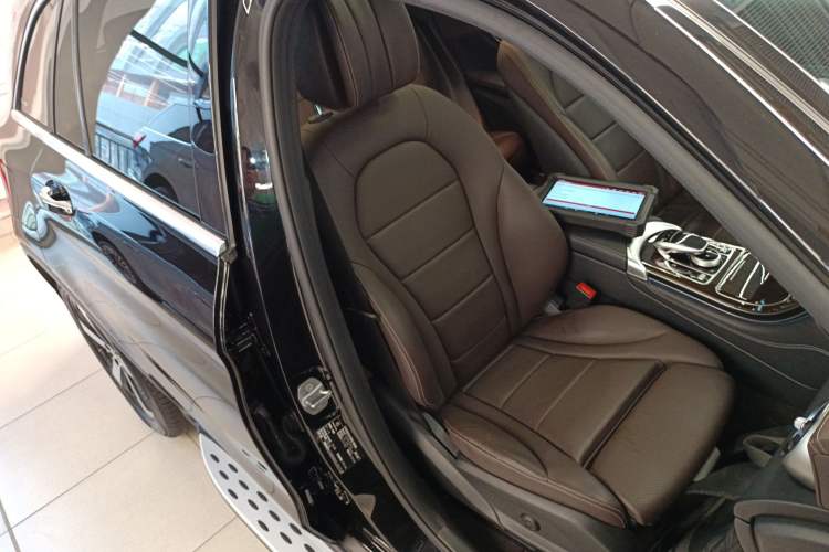 Used Mercedes-Benz GLC 2019 Facelift GLC 260 L 4MATIC Luxury Model
