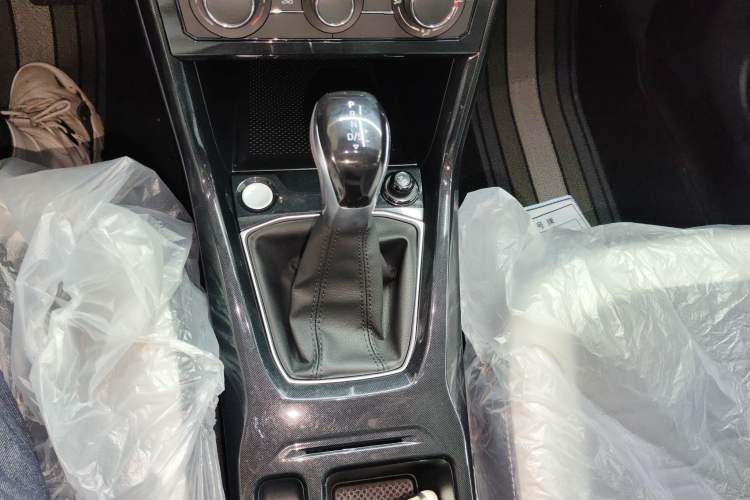 Used Volkswagen Tharu 2025 New Sharp 1.5L Ambitious Edition Gear Lever