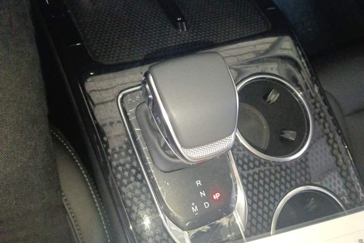 Used Hongqi HS3 2023 1.5T Two-Wheel Drive Shanwei Edition Gear Lever