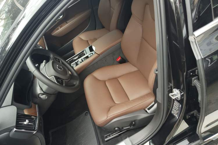 Used Volvo S90 New Energy 2025 Plug-in Hybrid Four-Wheel Drive Long-Range Zhiyi Luxury Edition Left Front Seat