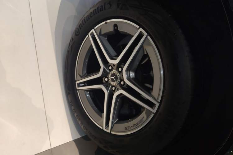 Used Mercedes-Benz GLE 2025 GLE 450 4MATIC Fashion Edition Right Rear Wheel Hub