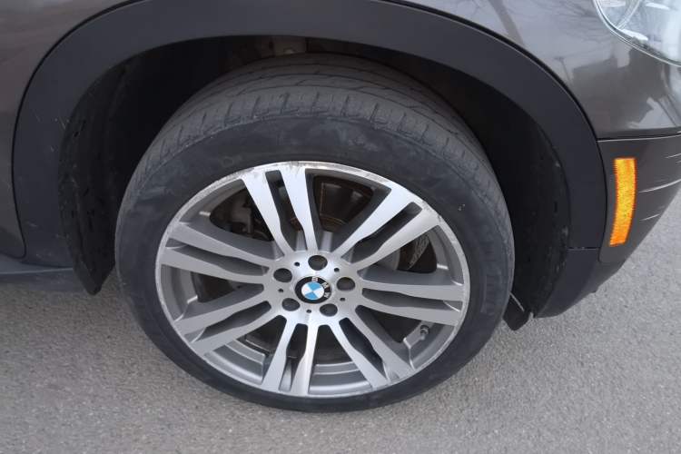 Used BMW X5 2013 xDrive35i Leading Model Right Front Wheel Hub