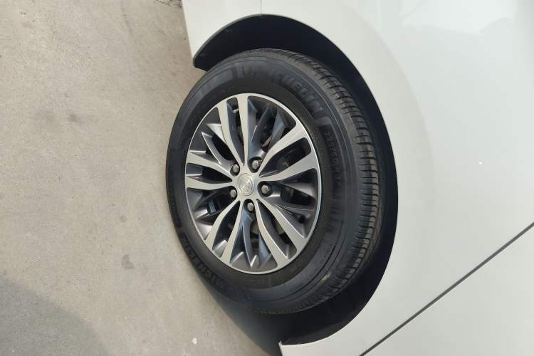 Used Buick GL8 2021 ES Land Cruiser 653T Luxury Edition