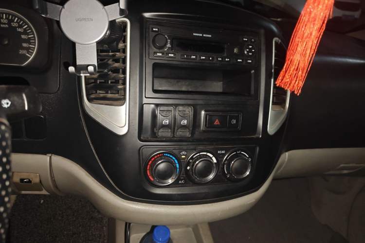 Used FORTHING Lingzhi 2015 V3 1.5L 7-Seater Luxury Model
